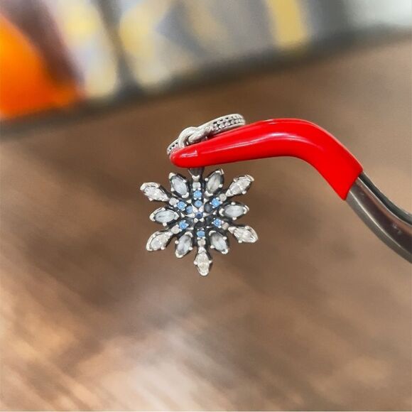 Pandora Pave Snowflake Charm - Picture 5 of 5